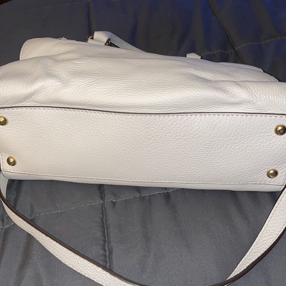 Michael Kors White Leather Handbag.. - Picture 3 of 5